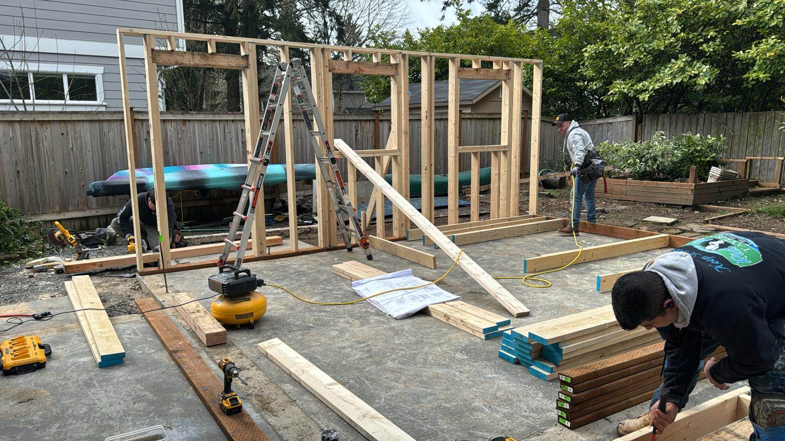 Framing crew on site